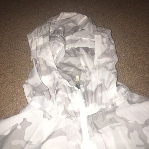 Men’s Large White Camo Jacket